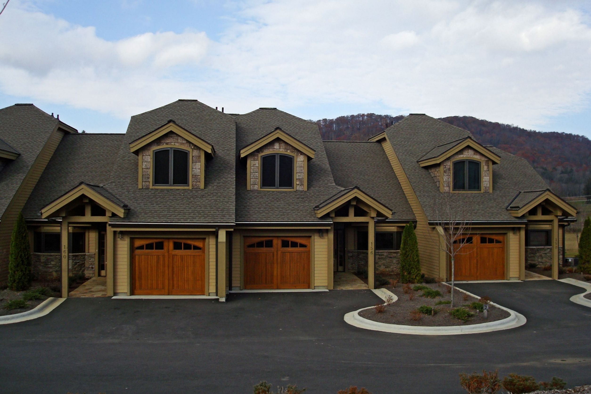 Using a Scottsdale Property Management Firm to Find Your New Apartment